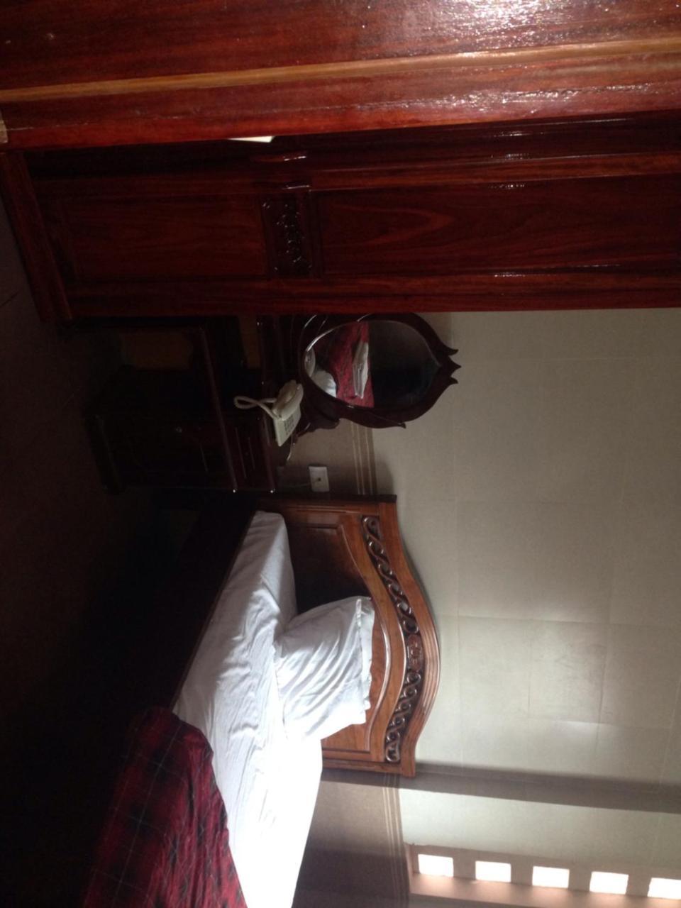 Hotel Tokyo 1 Vinh Bagian luar foto