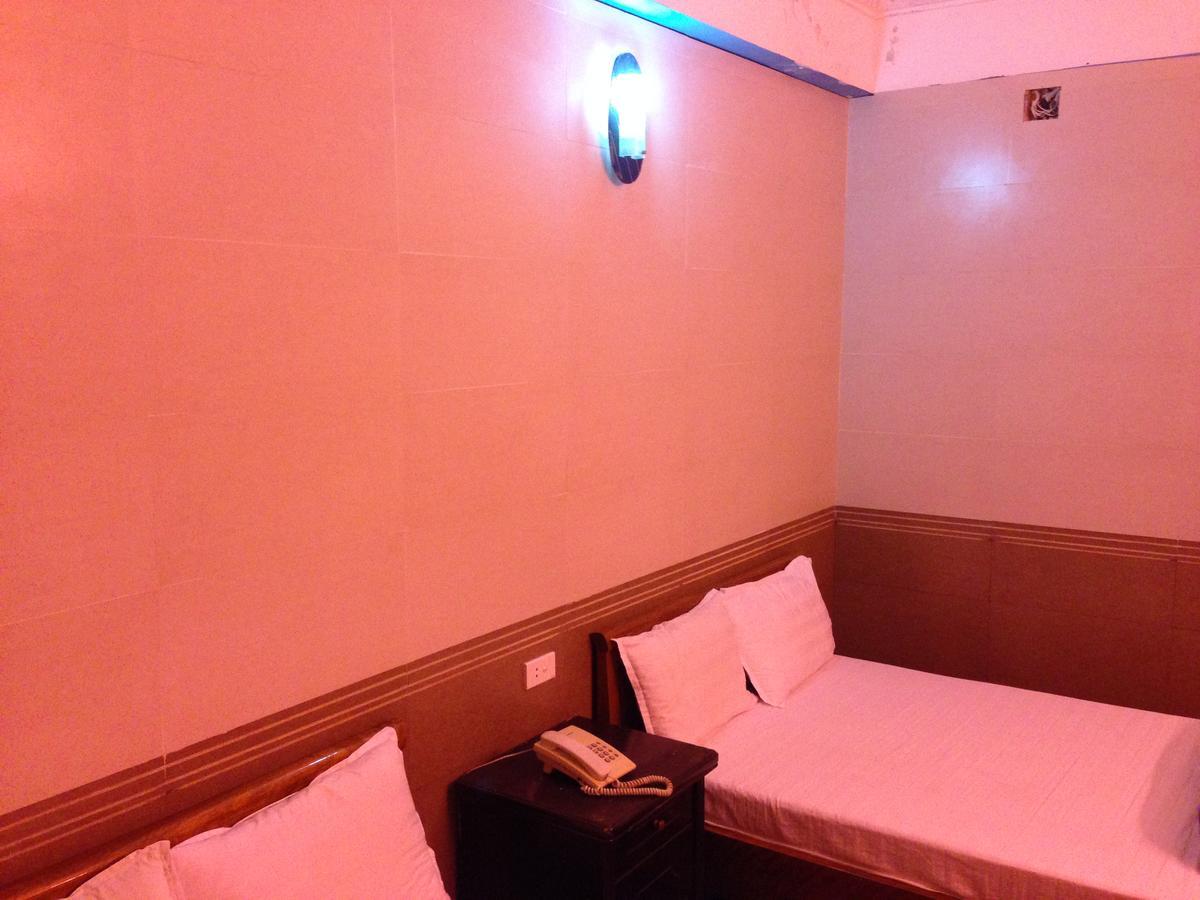 Hotel Tokyo 1 Vinh Bagian luar foto