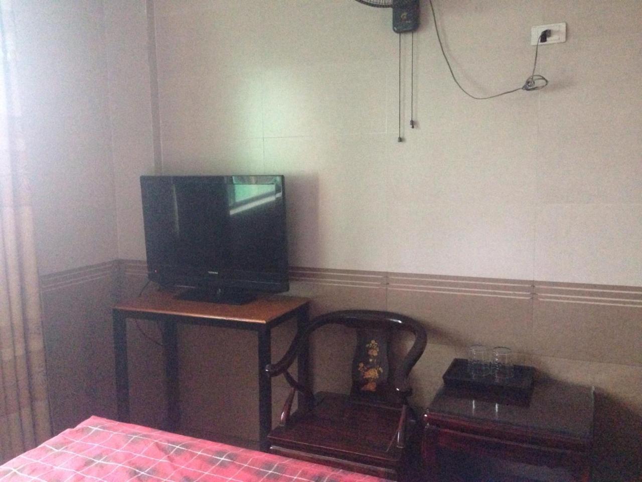 Hotel Tokyo 1 Vinh Bagian luar foto